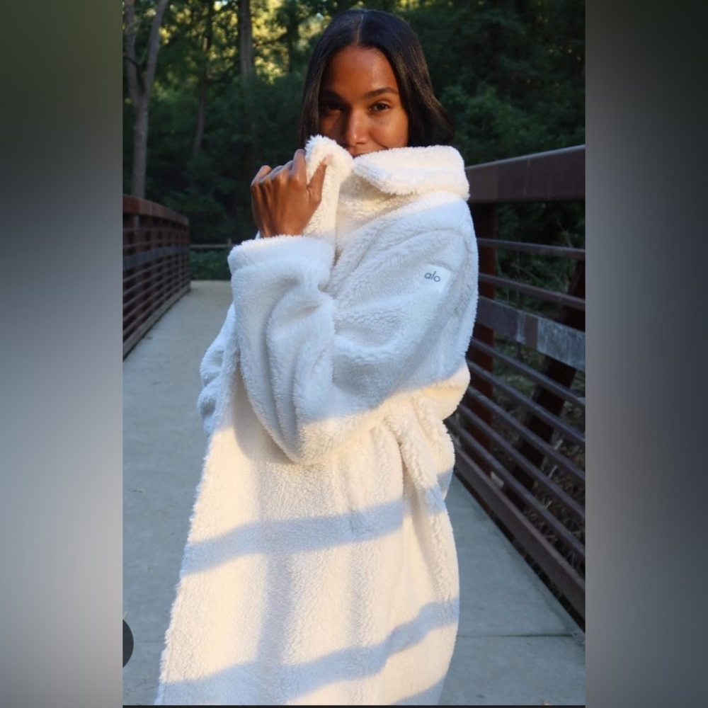 NWT Alo Yoga Oversized Sherpa Trench Teddy Coat - Ivory